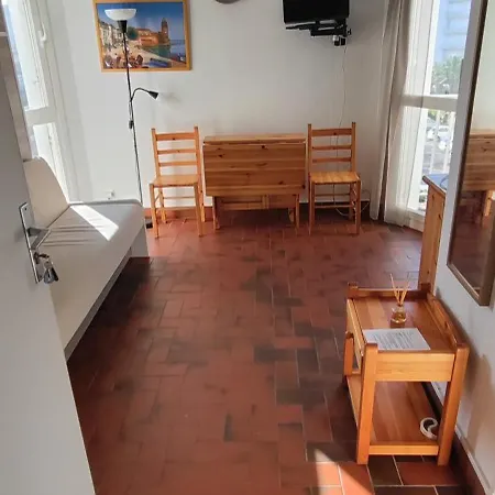 Apartment La *